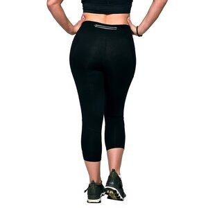 MARIKA Black Capri Leggings - XS